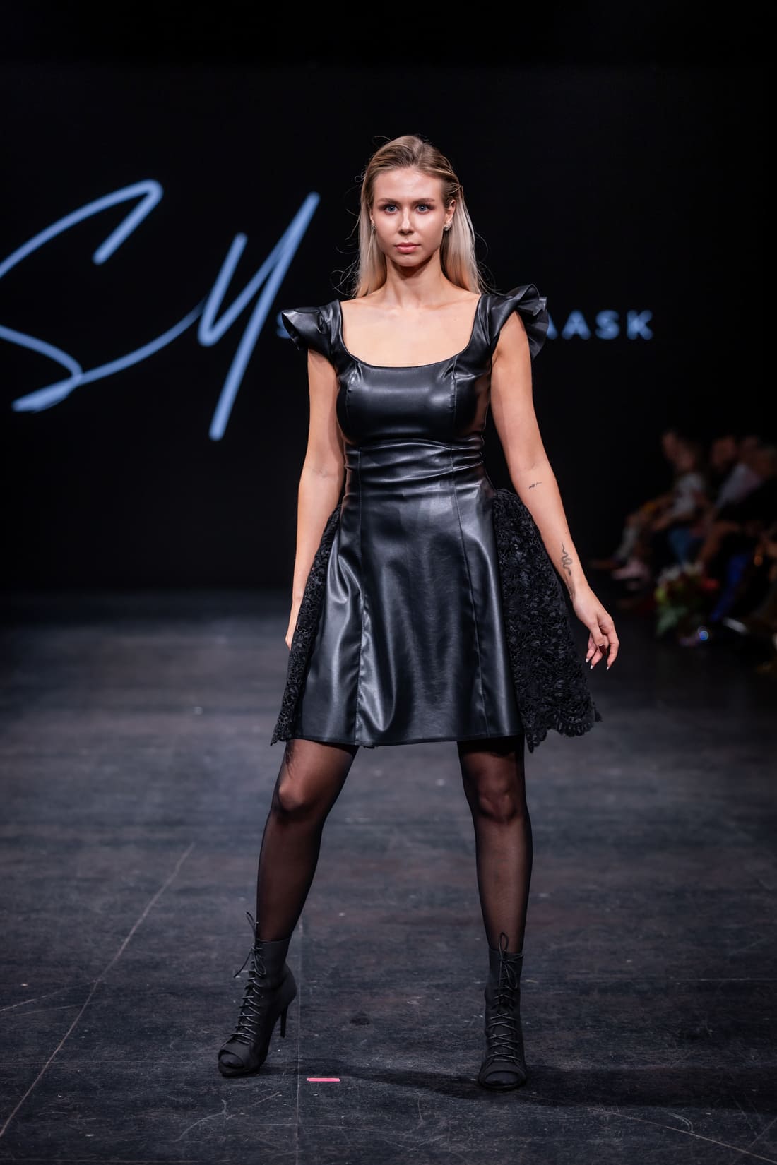 Look 4